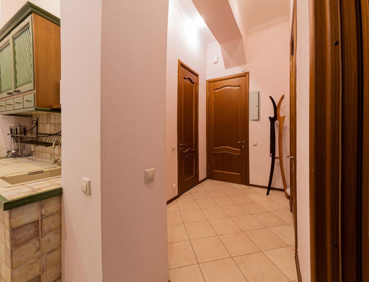 Apartment U Ermitazha St. Petersburg Dış mekan fotoğraf